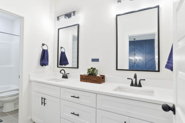 Upstairs-Guest-Bathroom-2.jpg